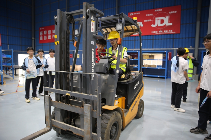 1745832375489030436.jpg 3.jpg