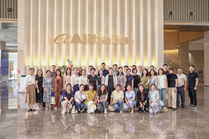 1751272740592043834.jpg 實地調研了阿裏(lǐ)巴巴(bā)本地生活集團(tuán).jpg