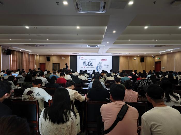 1744935590918092494.jpg 1744935590918092494.jpg